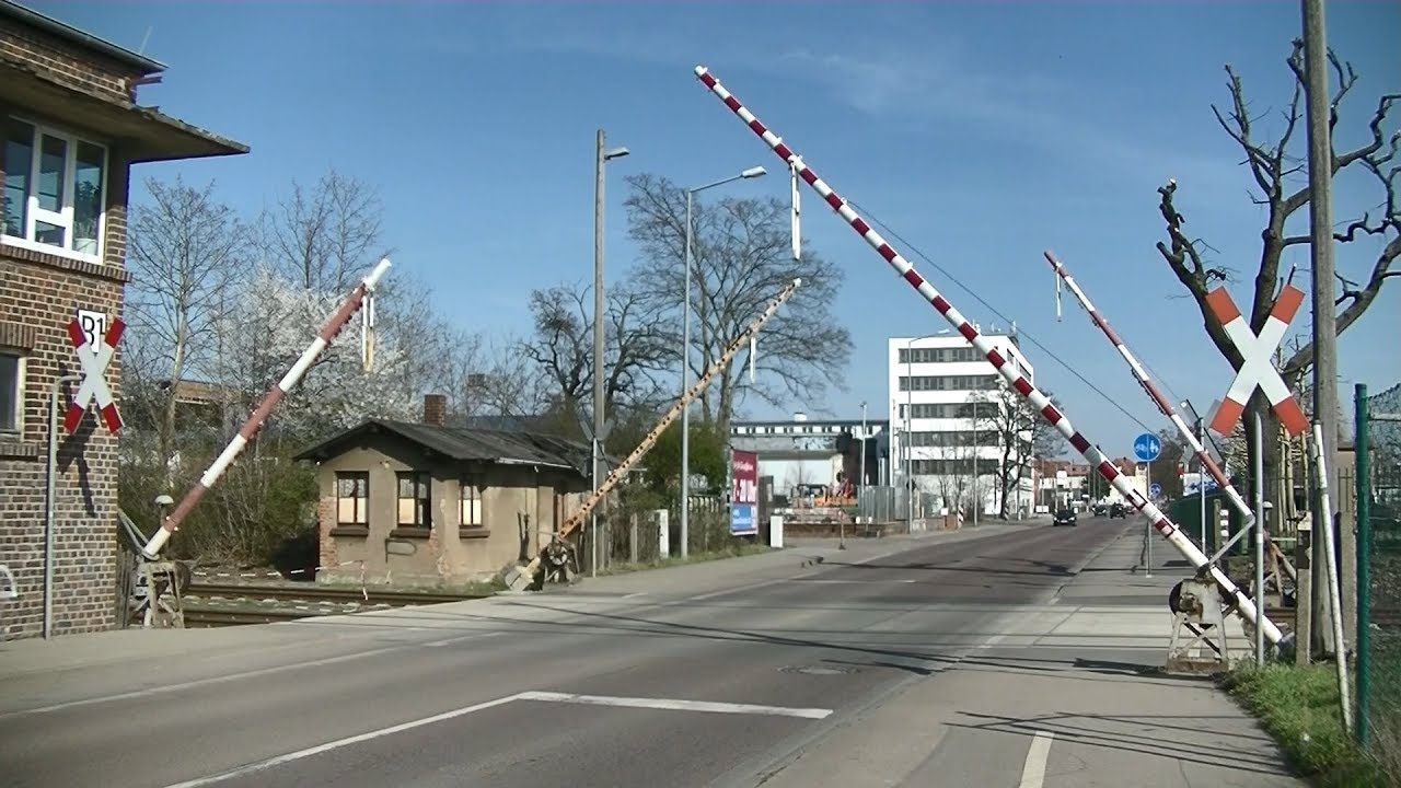 Spoorwegovergang Leipzig (D) // Railroad crossing // Bahnübergang