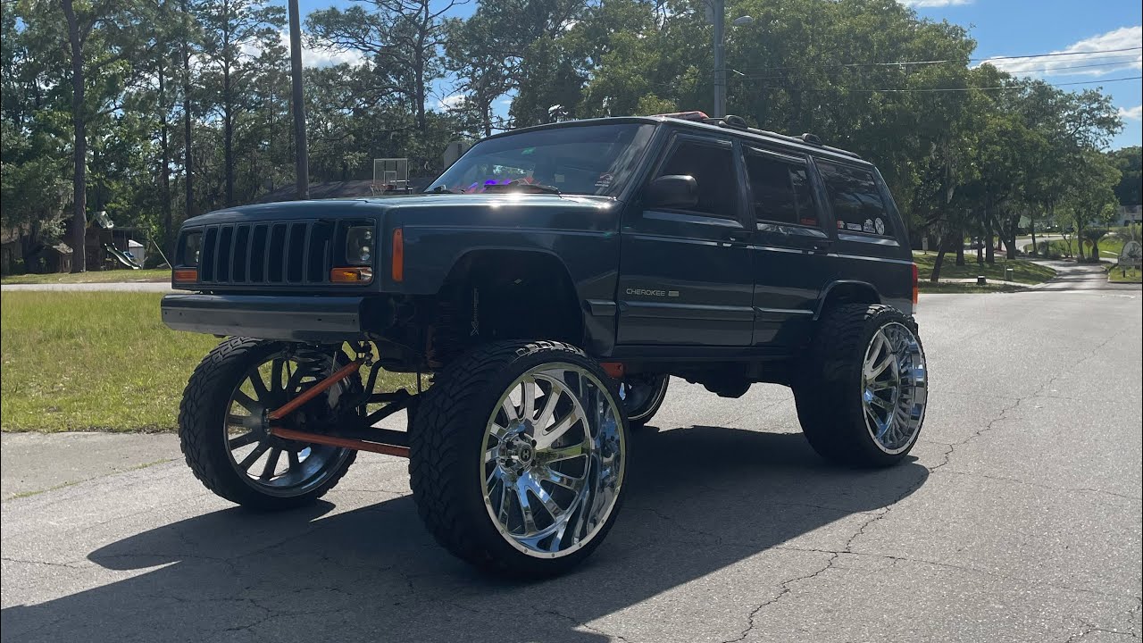 PUTTING 26x14 WHEELS ON MY SQUATTED JEEP | JEEP BEACH PREP