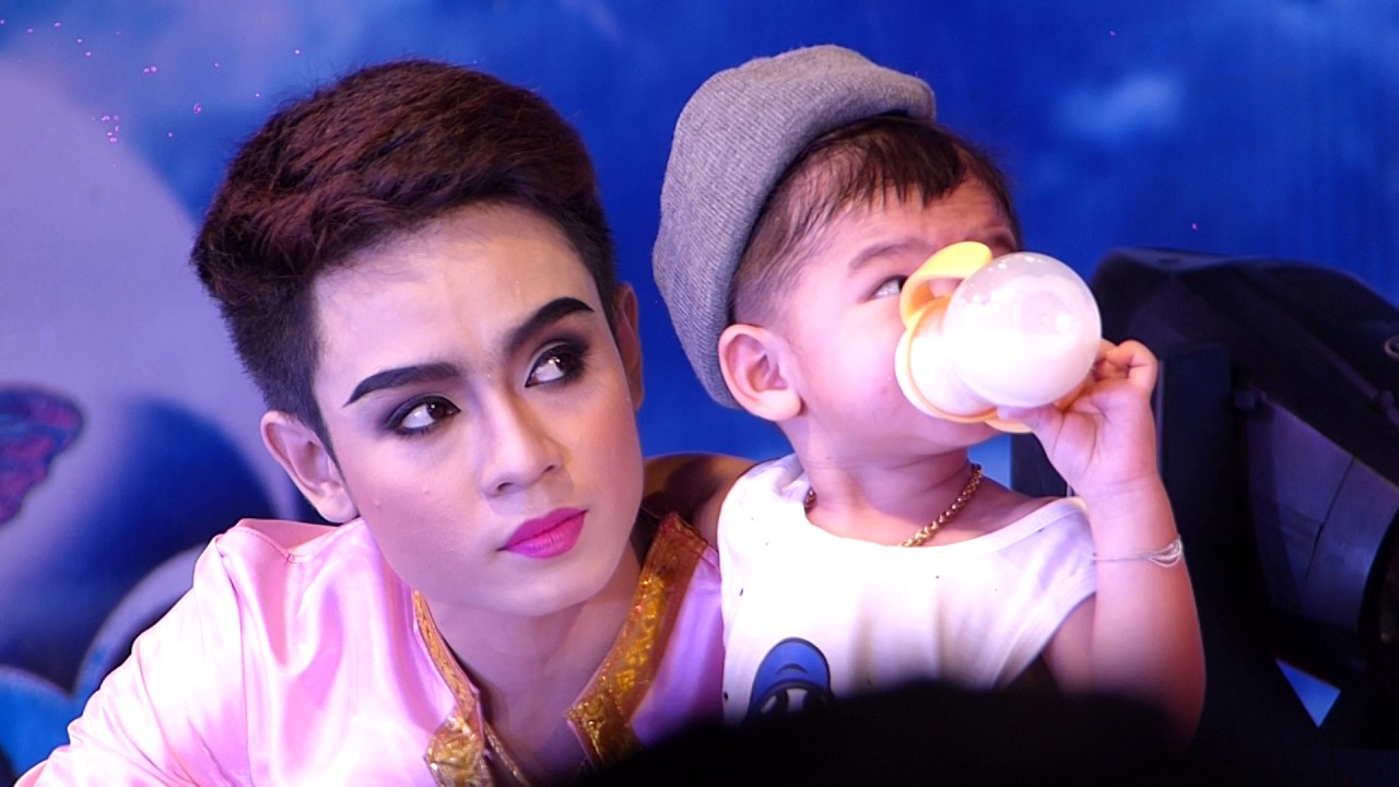ความน่ารักของรถเบนซ์กับอาเบลล์ แม่ไก่ น้าแบงค์ 