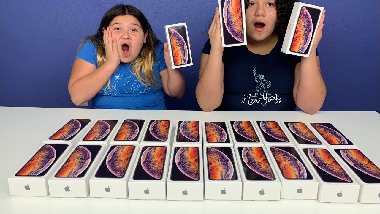 Don&rsquo;t Choose the Wrong iPhone XS SLIME Challenge