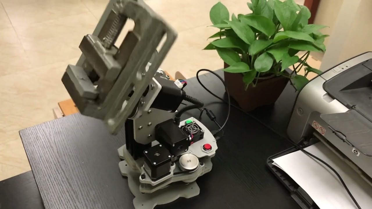The three-axis PTZ robot arm was tested with a weight of 1.5 kg