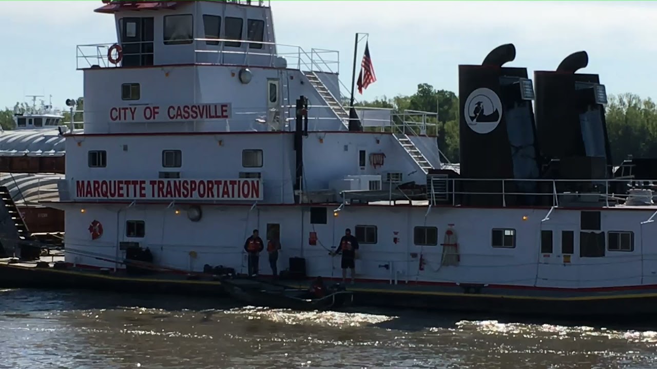 CREW CHANGE - M/V CITY OF CASSVILLE (MISSISSIPPI RIVER @ CITY of CAPE GIRARDEAU, MO) USA