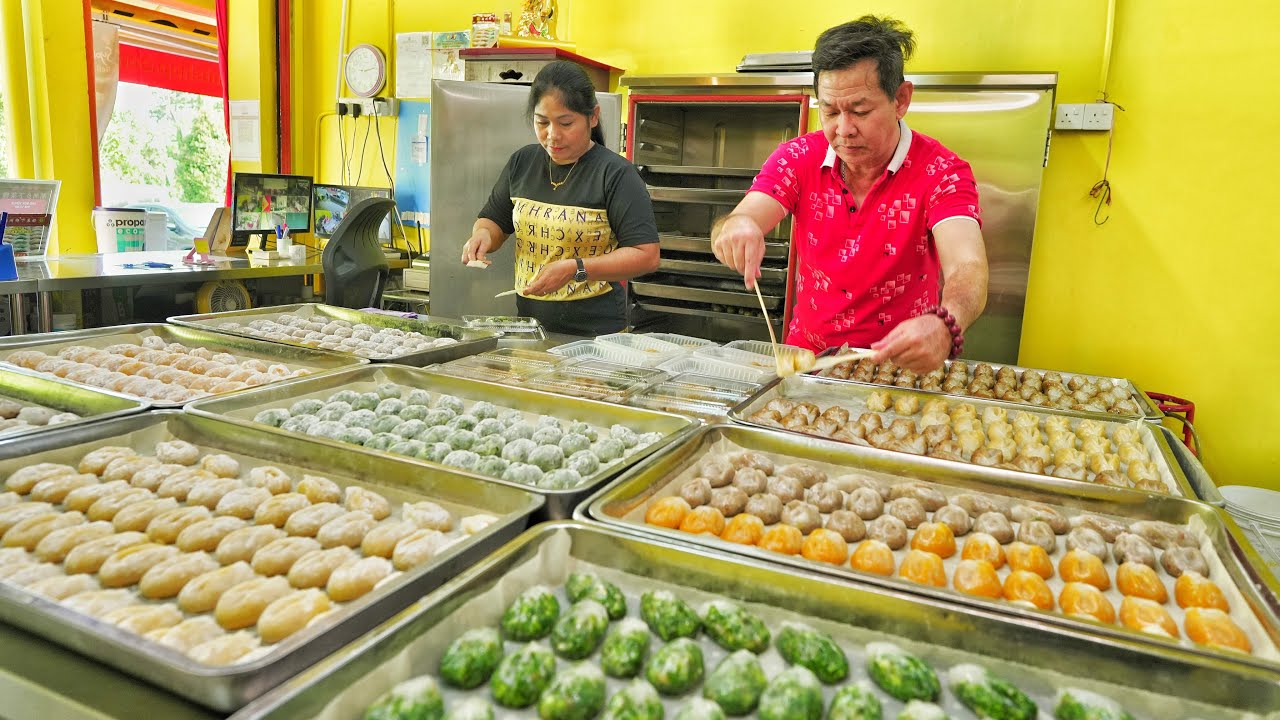 CHAI KUIH | 2,000 pieces sold daily! Teo Chew Chai Kuih handmade fresh daily - Malaysia Street Food