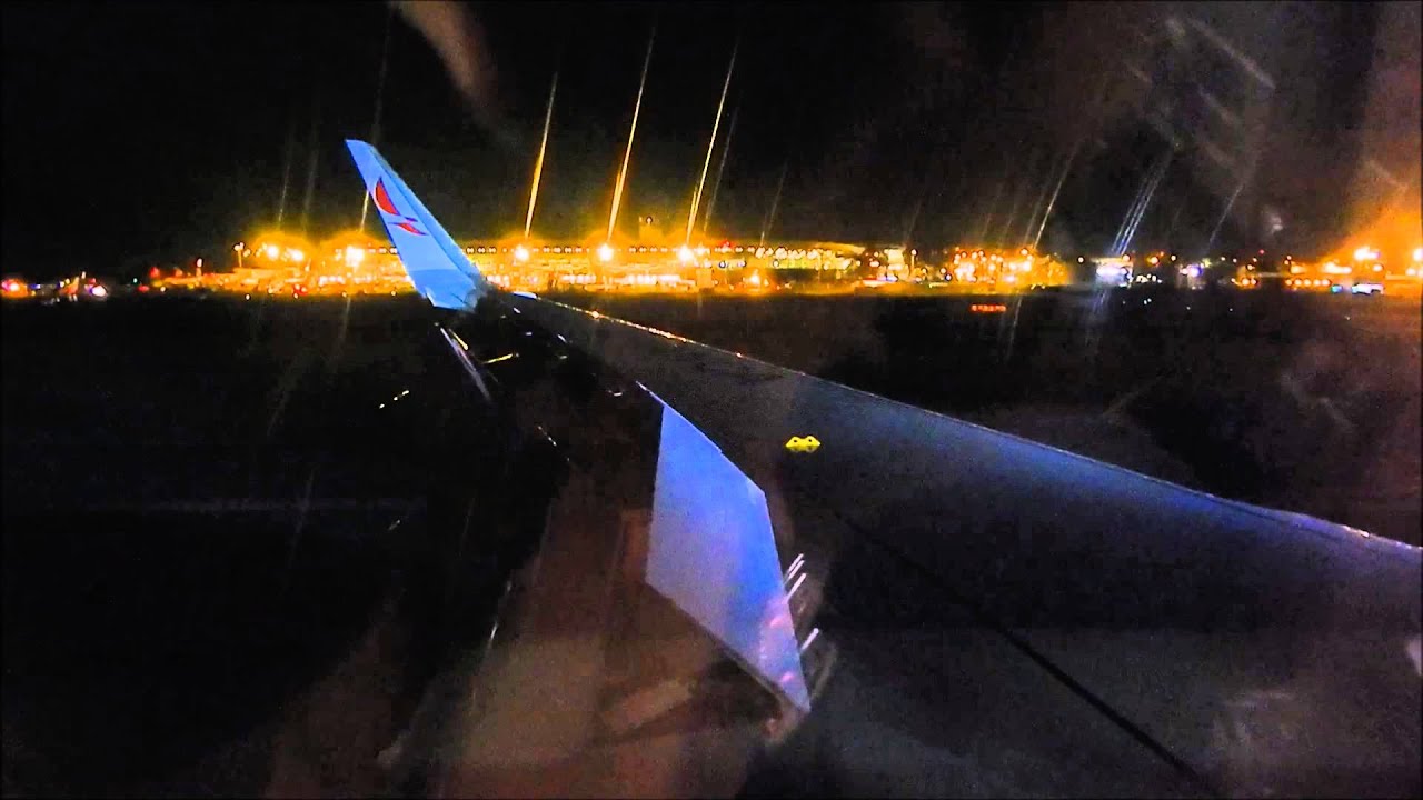 Avianca New Airbus A320-214WL N743AV night landing Bogota Eldorado with LED lighting