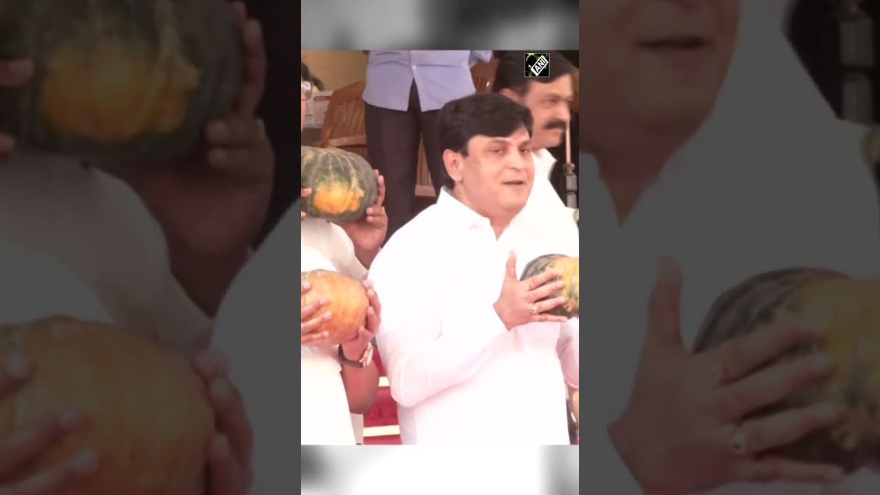 Maharashtra Opposition leaders stage protest holding pumpkins