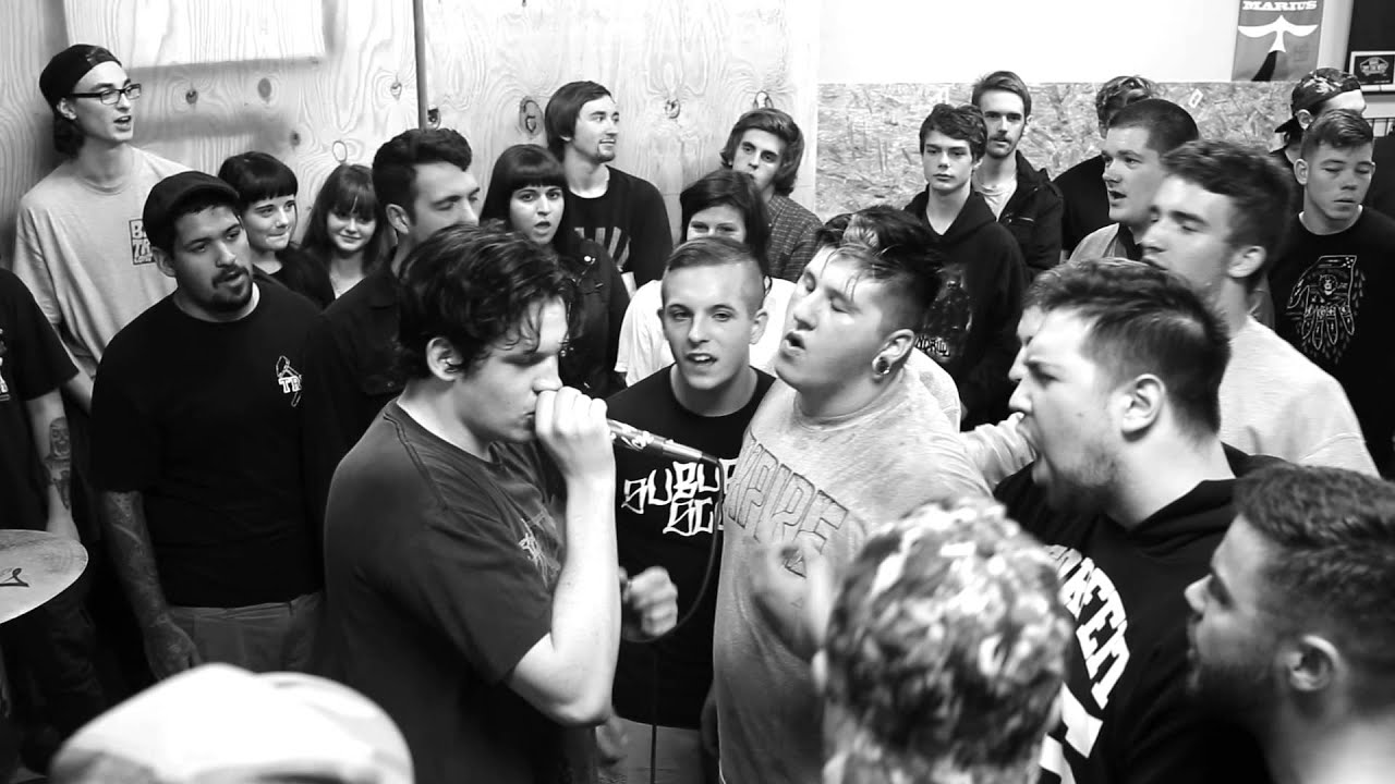 TWITCHING TONGUES live REFUGE SKATESHOP