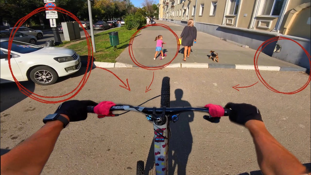 КАК БЕЗОПАСНО КАТАТЬСЯ НА ВЕЛОСИПЕДЕ В ГОРОДЕ