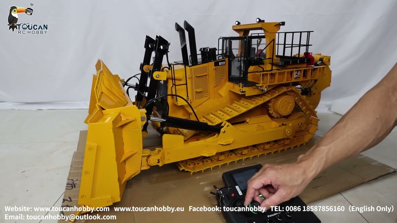 The 1/10 D11 hydraulic rc dozer ,net weight 110Kg G