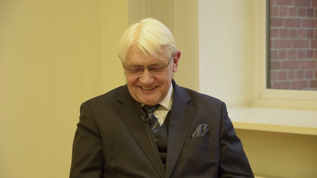 Pētera Apiņa saruna ar RSU profesoru Dzintaru Mozgi