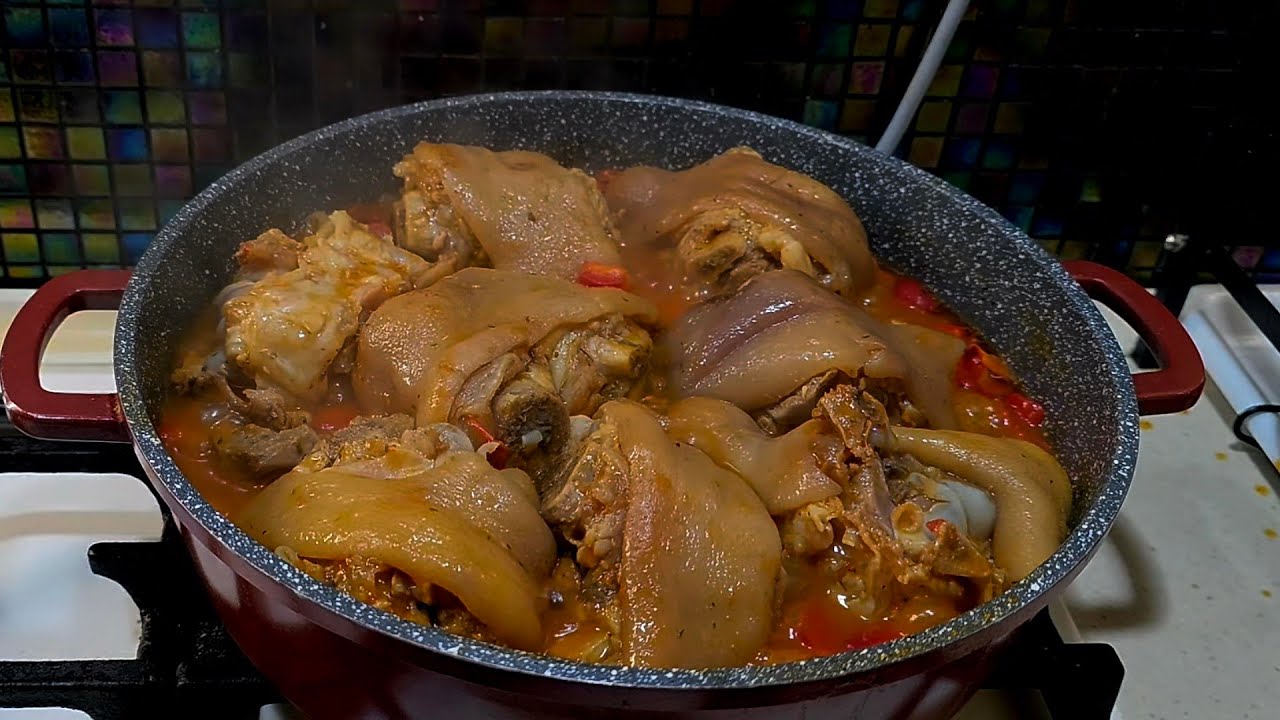 TOCANĂ/OSTROPEL DIN ADIDASI DE PORC.Cea mai buna rețeta făcută de mine din Adidasi/Teniși de porc!