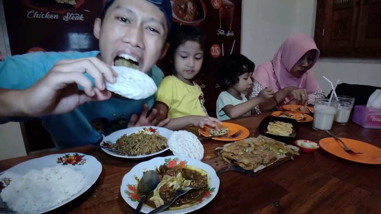 MARTABAK PREMIUM dan Nasi Goreng TONGSENG kambing MANTUL!