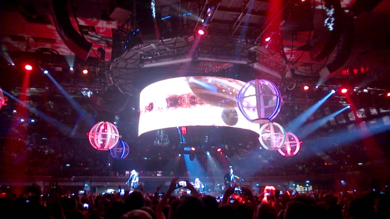 Muse - Supermassive Black Hole live in Vienna, Austria 09/05/2016