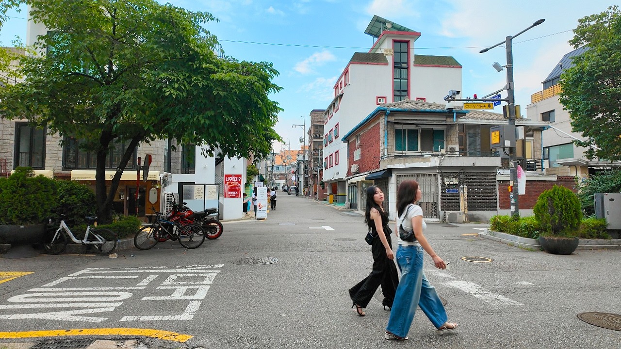 4K 한여름 연남동 산책 | Midsummer Walk in Yeonnam-dong