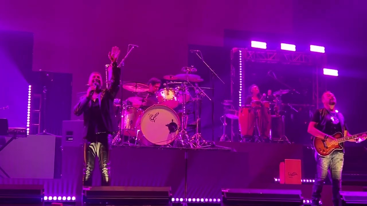 Amores Prohibidos - Elefante (En vivo)