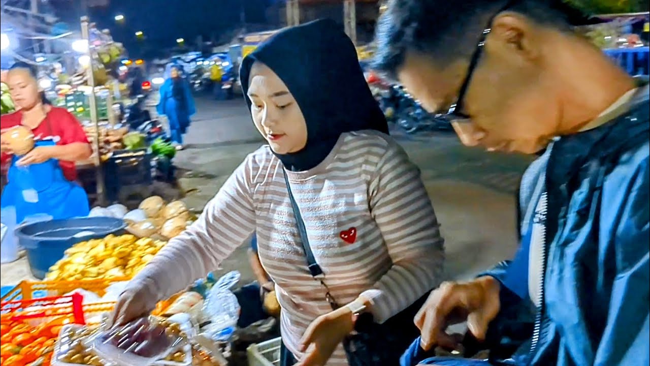 JELAJAH PASAR PAGI CICAHEUM BERSAMA AGEN MAS NANANG, DITRAKTIR SURABI GEMOY KHAS BANDUNG!