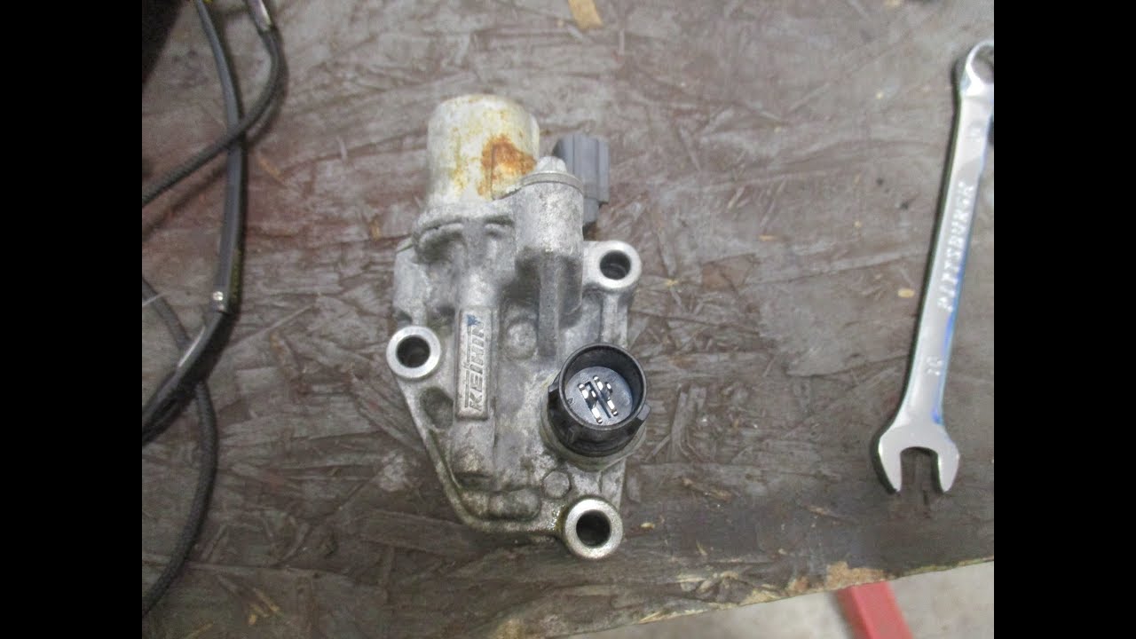 Замена соленоида VTEC (или VVT) в Honda Fit (2009-2013)