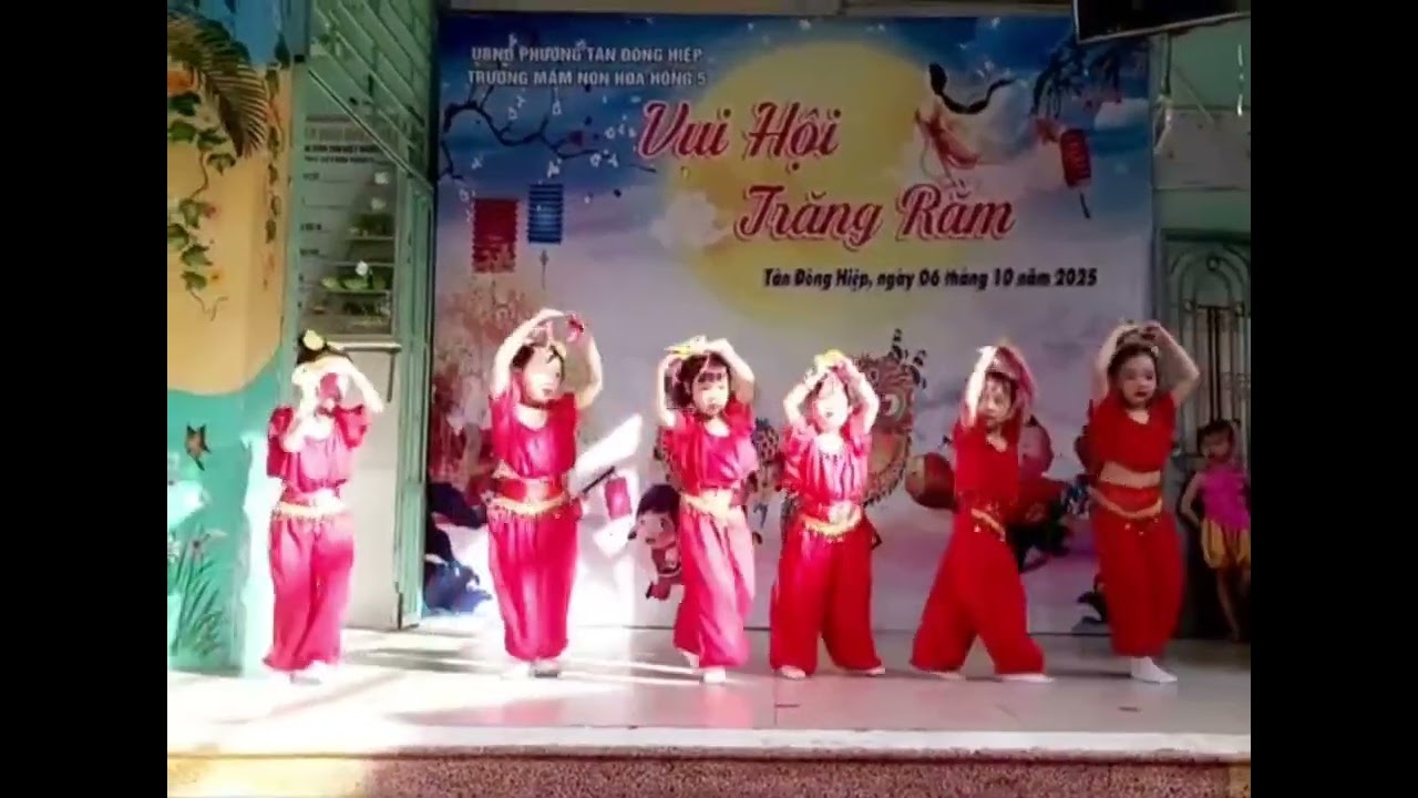 Tiết mục Trăng tròn tròn- lớp Chồi 2 ( 2025-2026)