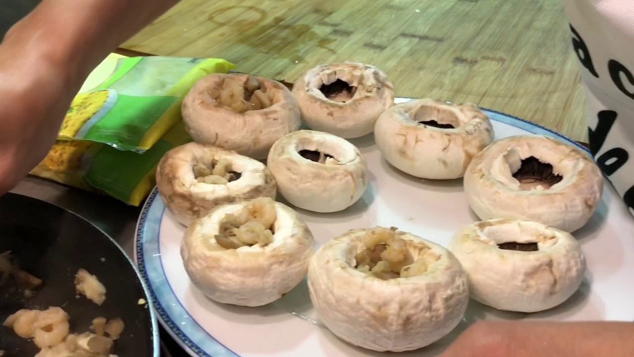 Champiñones Rellenas De Gambas Al Horno