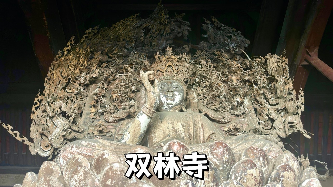 山西平遥雙林寺，裡面不但有霸氣的韋馱還有萬尊佛菩薩的彩繪造像。Shuanglin Temple in Pingyao, Shanxi, China.