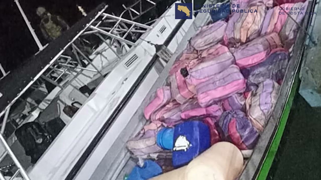 📍#PuertoJiménez #ZonaSurCR🇨🇷  #GuardacostasCR captura lancha con cargamento de marihuana y cocaína