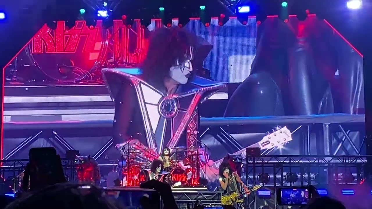Kiss live Sydney 7th Oct 2023 Detroit rock city opening