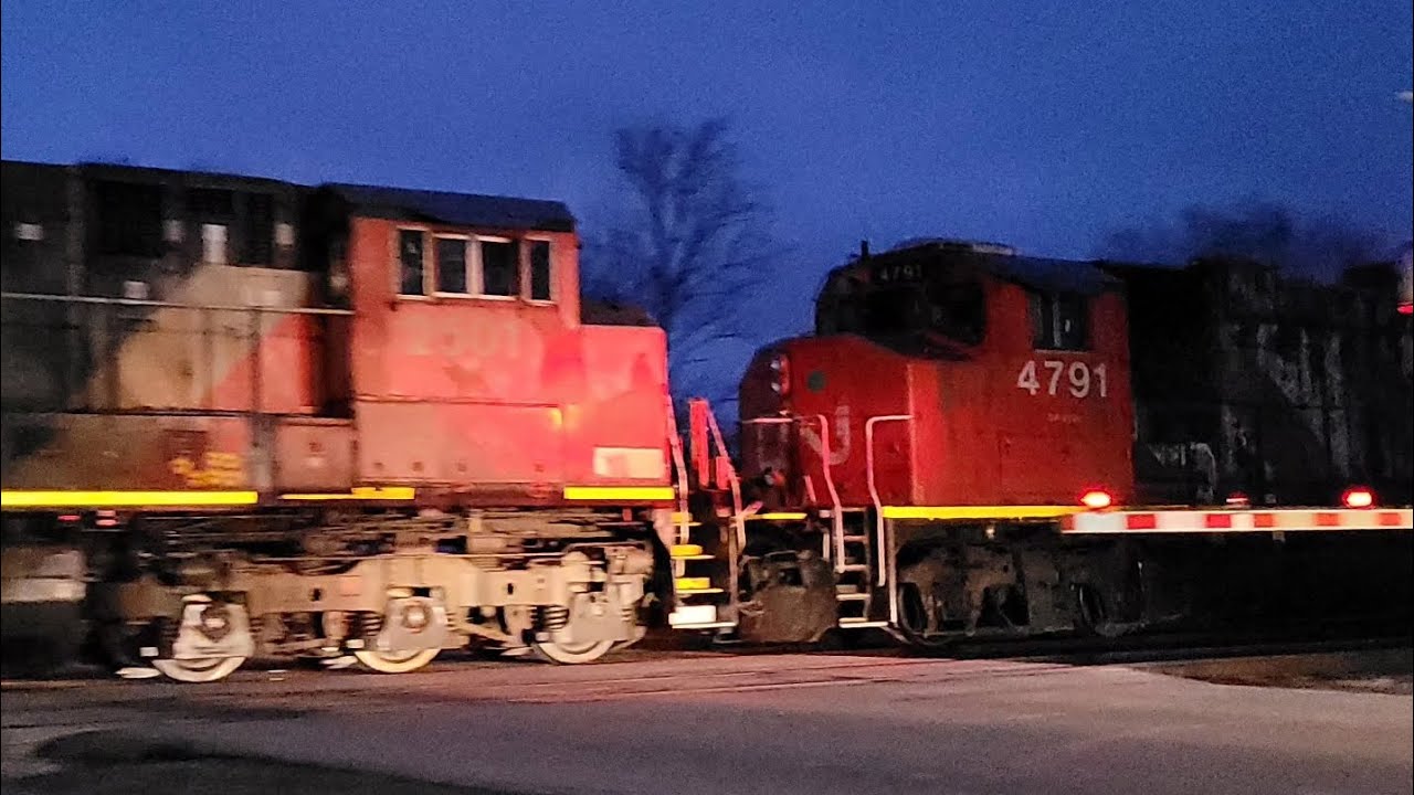 CN 435 - 5790/2501/4791 In Lynden Ontario