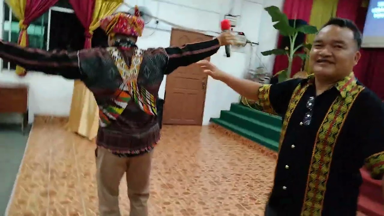 Persembahan pukul gong pemudi sib marak parak