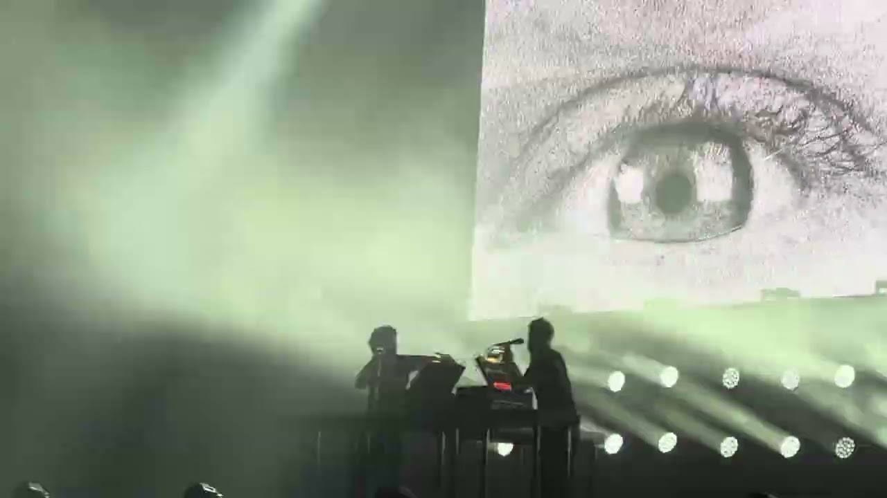 The Blaze - EYES (Live @ Pepsi Center, CDMX)