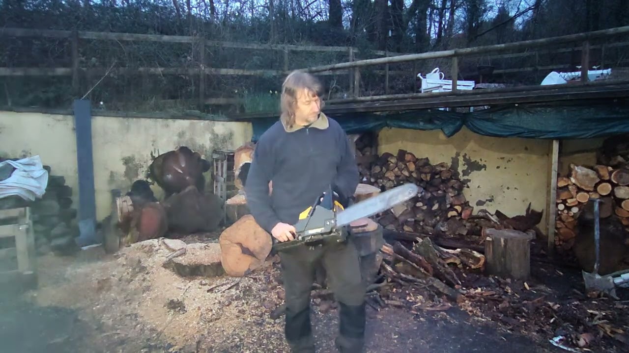 McCulloch Titan 40 Italian Chainsaw. After a couple of  hours of some tlc the old lady is running 😃👍
