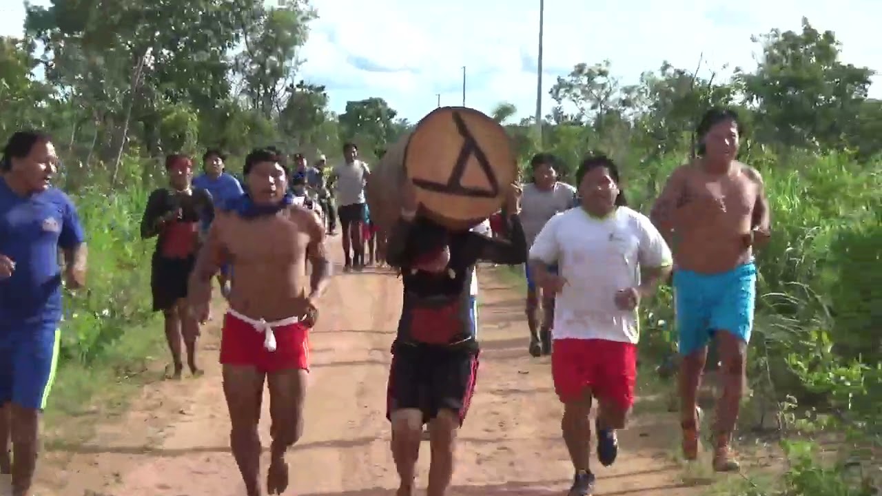 Corrida das mulheres, tora de Buriti, Aldeia Pimentel Barbosa