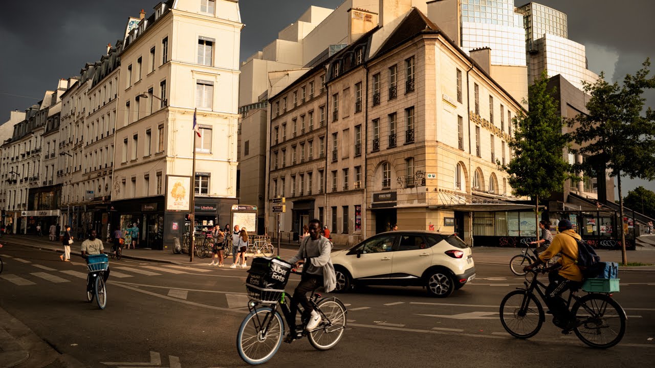 Paris Street Photography with Leica M10