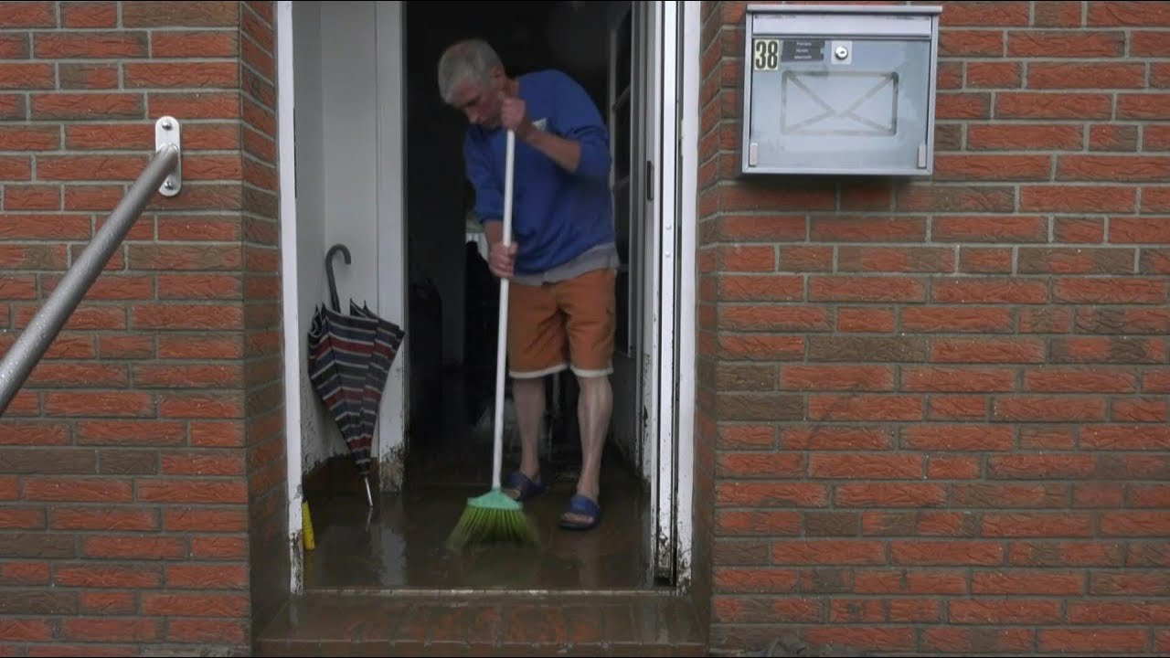 Einwohner von Eschweiler verzweifelt über Hochwasser-Schäden | AFP