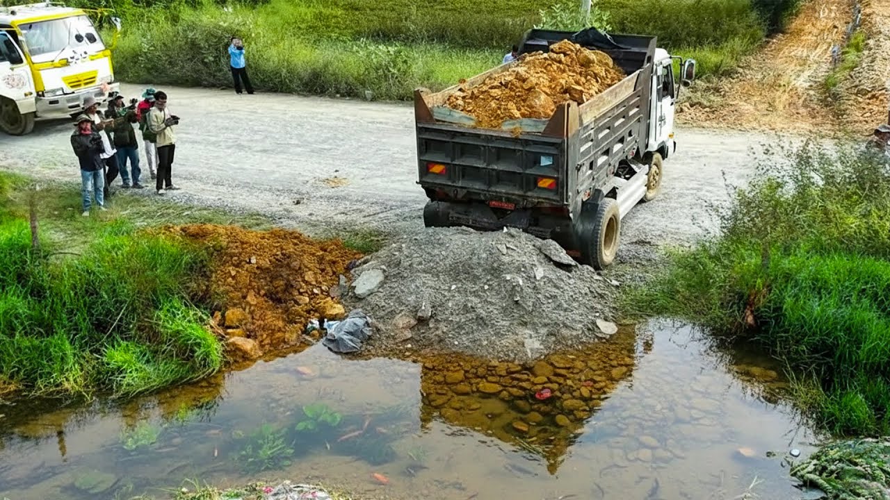Amazing Start! Project Begins Komatsu D20P Dozer Pushes Soil With 5T Dump Truck