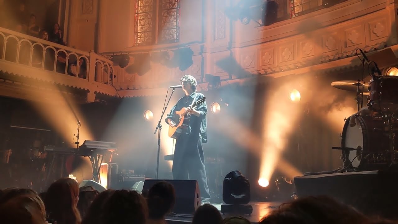 Tamino performs his most devastating song | Front row footage 
