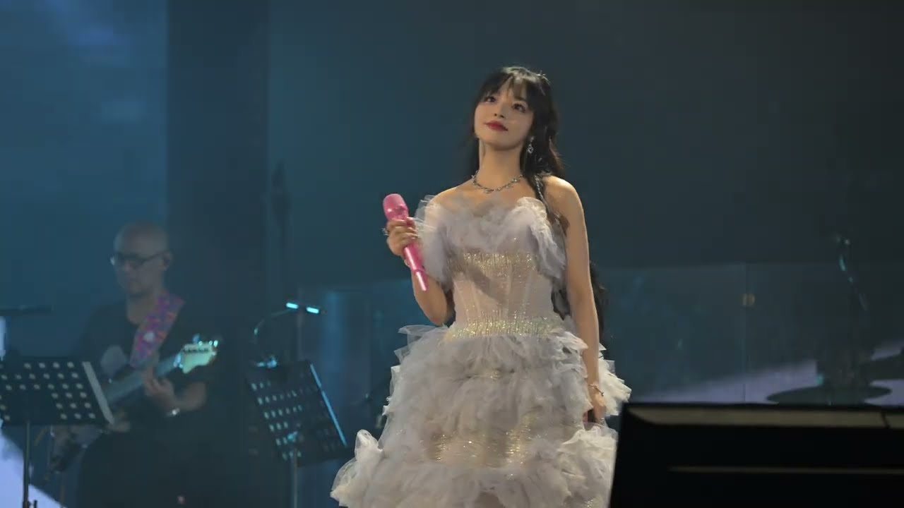 【4K高音质】顶级弱混~《梦返》- 黄霄雲2023广州打开演唱会现场 Huang Xiaoyun Open Concert Live in Guangzhou in 2023