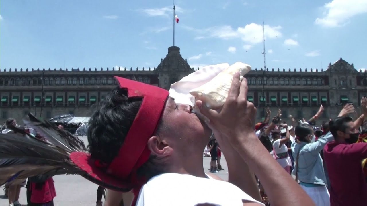 Aztec dancers descend on Mexico City's Zocalo