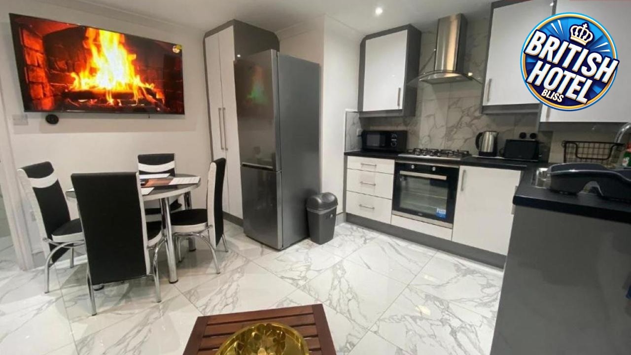 THE ROYAL BOUTIQUE PICCADILLY LODGE by LONDON SLEEP 6 | London, United Kingdom | Hotel Review 🏩