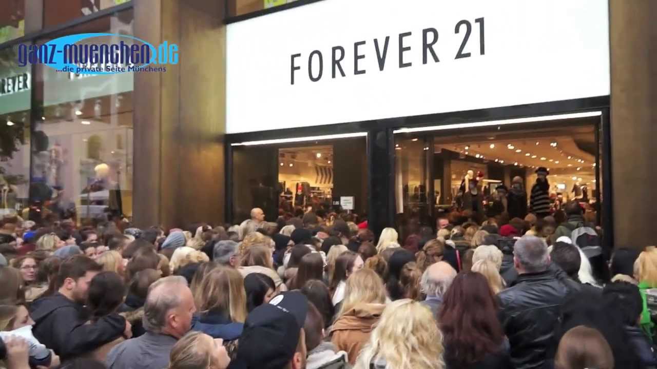 Forever 21 Flagshipstore Opening Munich - Riesenandrang @ Neuhauser Stra&szlig;e 10.10.2013