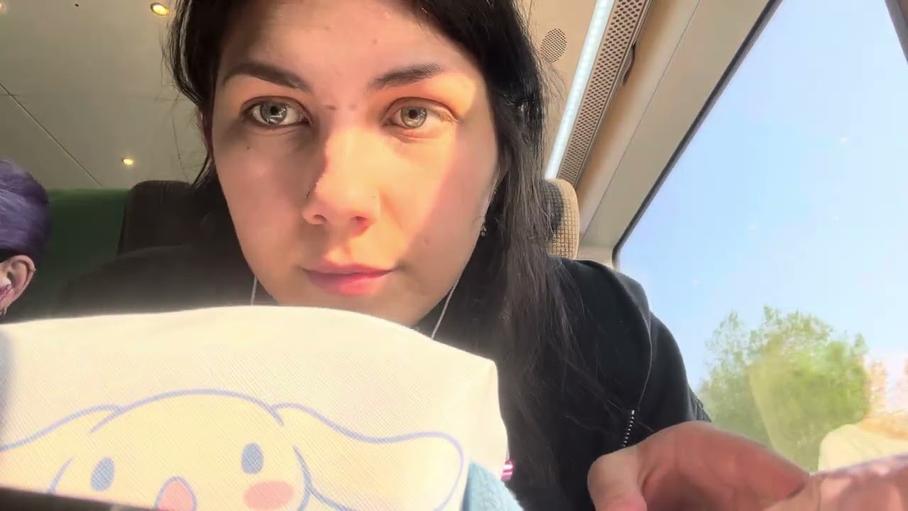 ASMR💕, doing my makeup on the train(public asmr, ambiance, unintentional asmr)