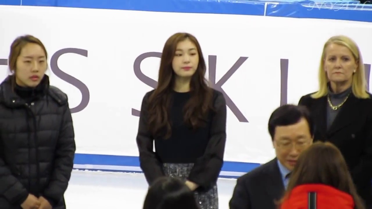 2017 KOR Nats, Senior MEN Medal Ceremony with Queen Yuna (FANCAM)