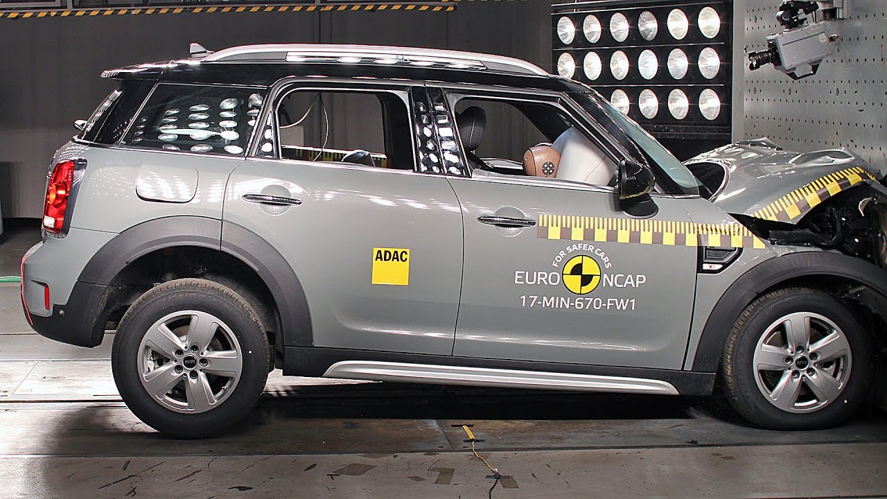 MINI Countryman - Crash Test