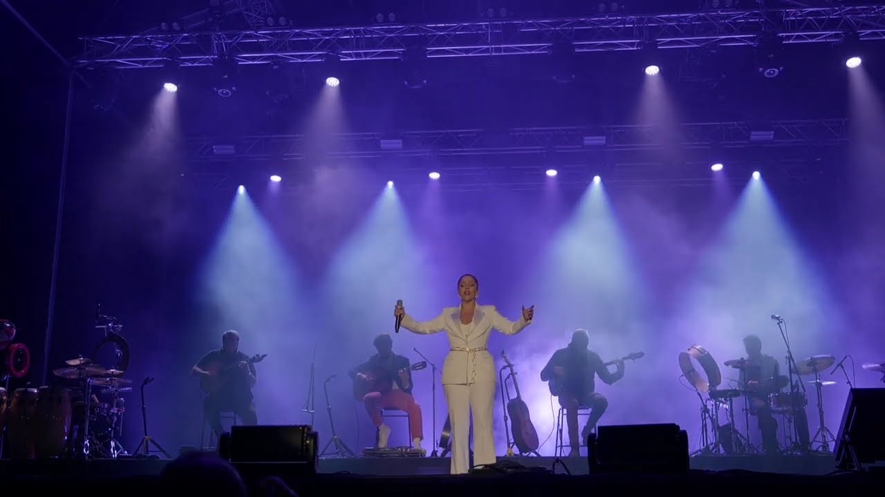Espetáculo Comemorativo dos 50 anos do 25 de Abril - Sara Correia