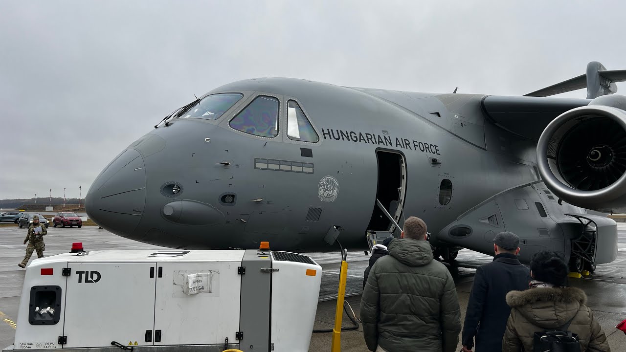 Második KC-390 átadása - Handover of the second hungarian KC-390 - Hungria