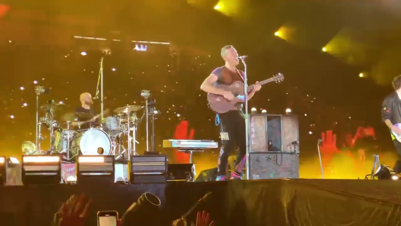 Coldplay - yellow estadio BBVA Monterrey México 2022