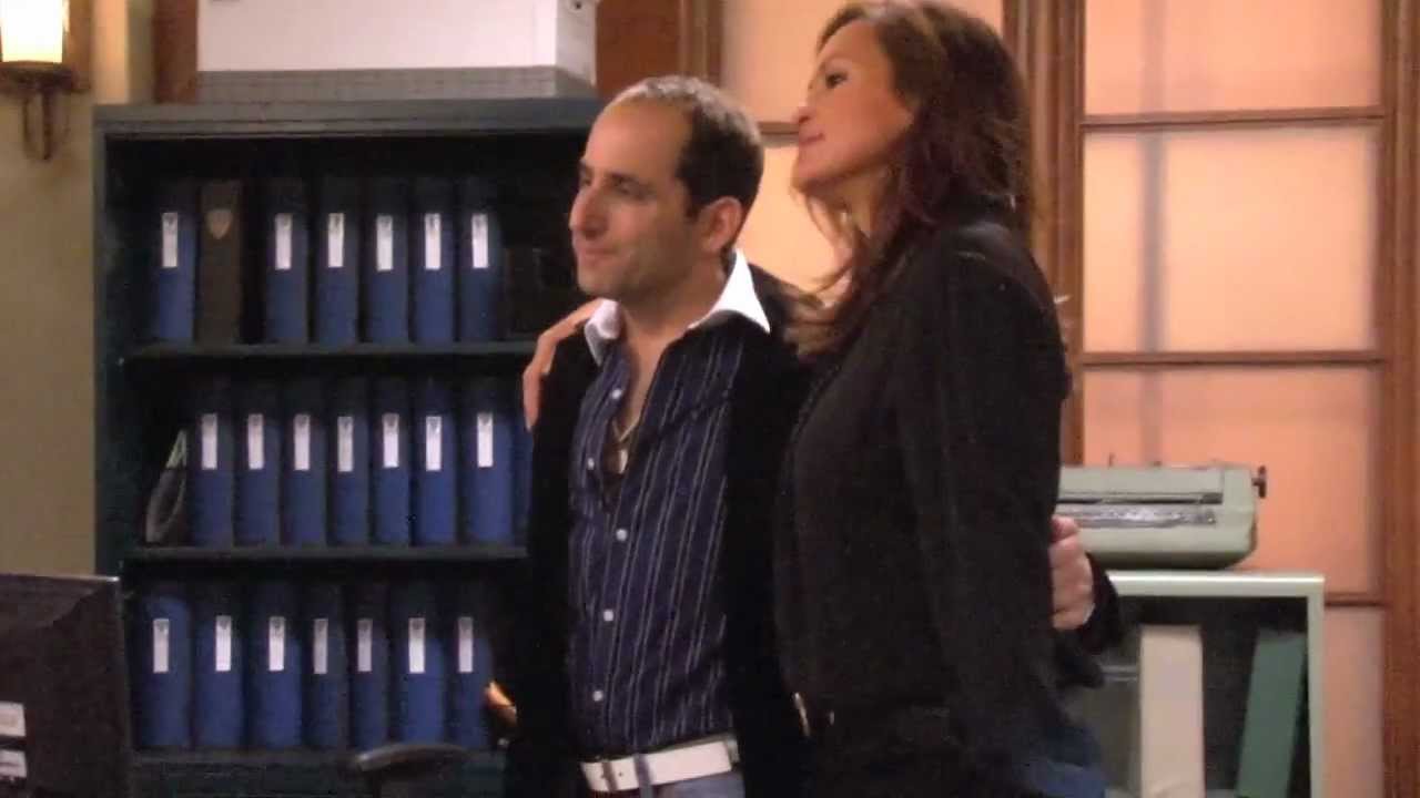 Peter Jacobson Plays a Pimp