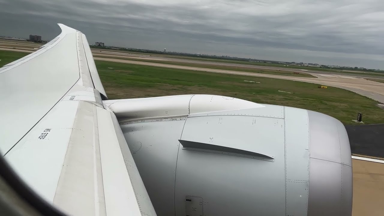 American 787-8 Spectacular Takeoff from Dallas/Fort Worth DFW