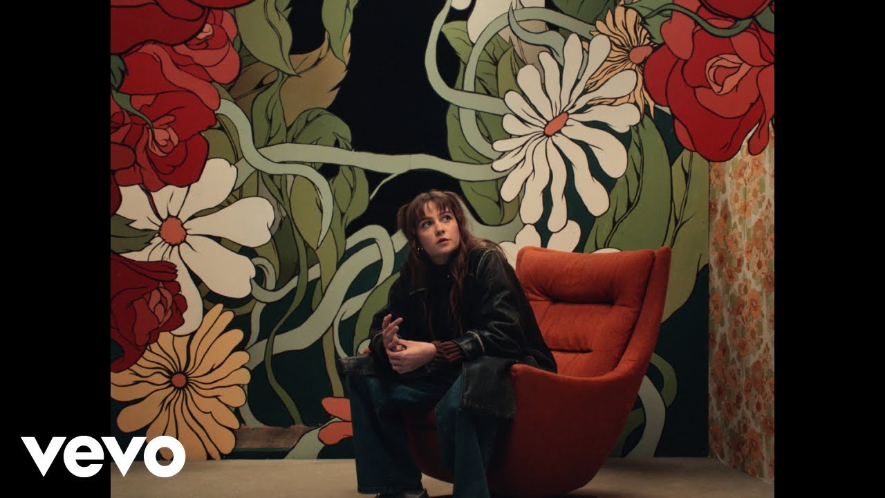 Biig Piig - Roses and Gold (Official Video)