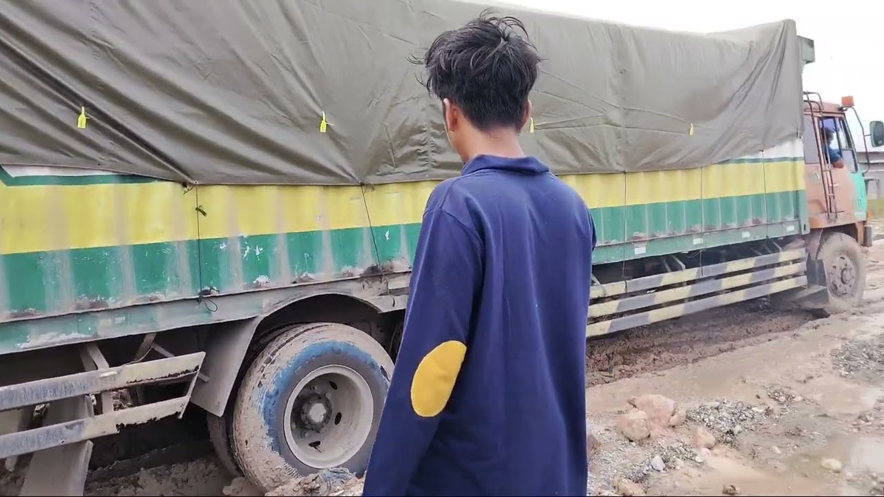 Part 4 . Ketemu trip 1 sudah turun dari tongkang dan 1 unit grobak terpuruk