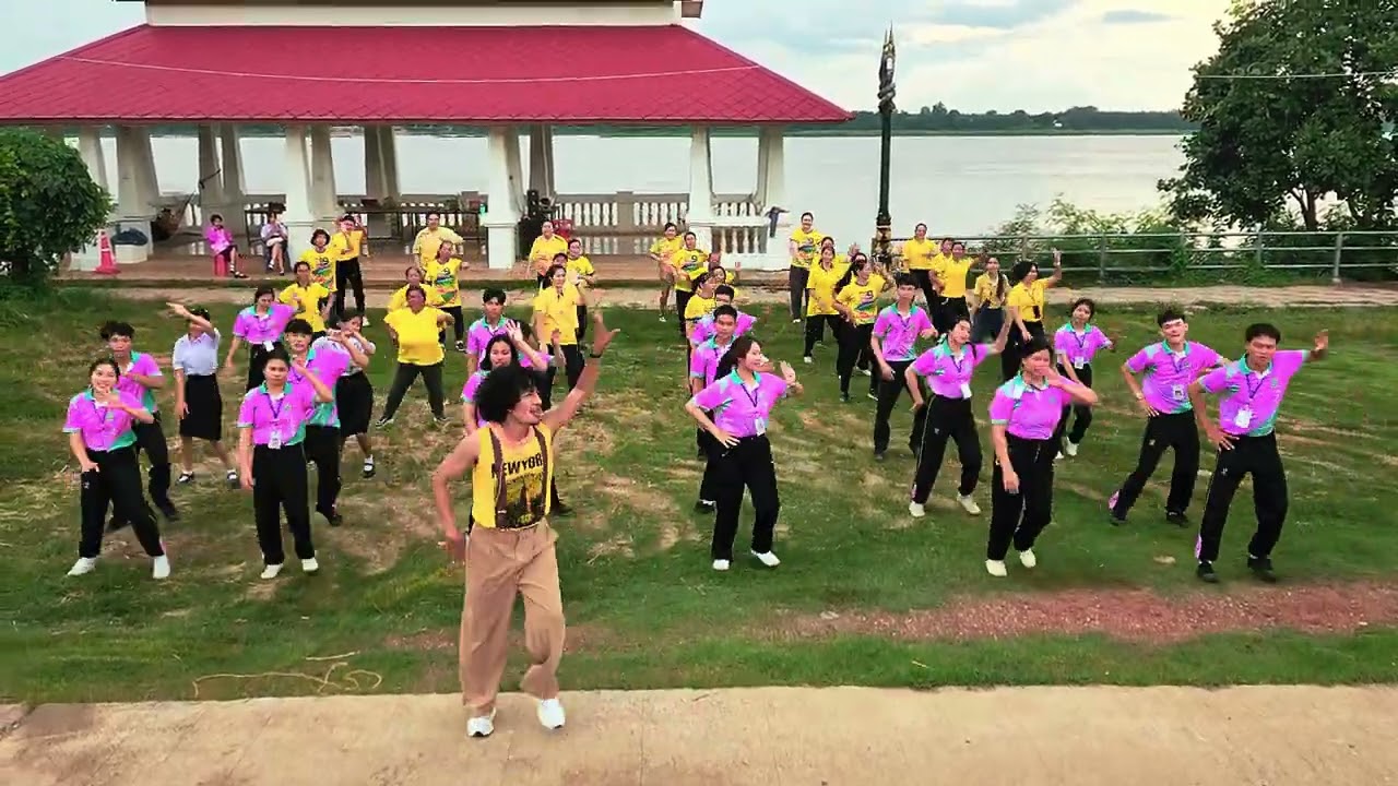 เพลงชมทุ่ง- แอมป์. อบต.ท่าไทร อ.ดอนตาล  จ.มุกดาหาร