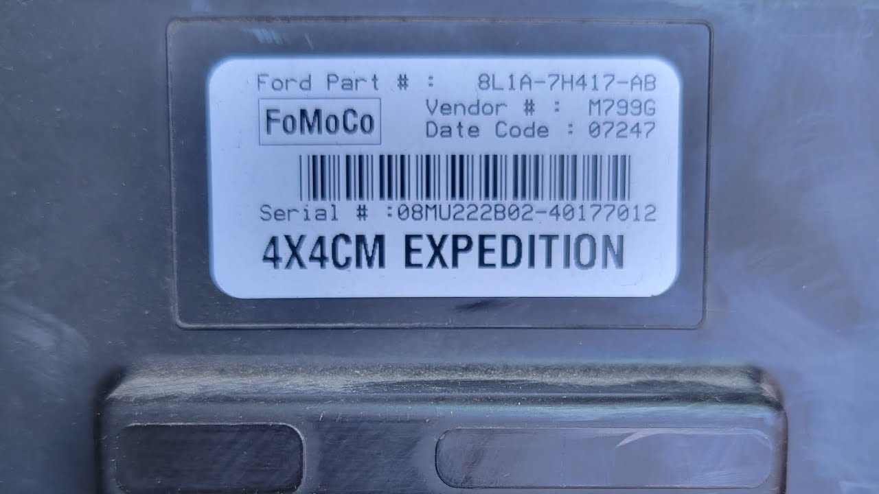 Расположение и снятие модуля управления TCCM 4x4 Ford Expedition 2008 года